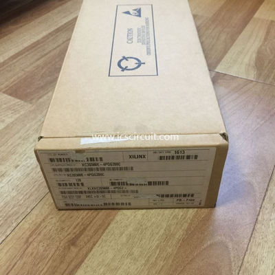 Órdenes de puerta programables del campo de IC XCV300E-6PQ240C Virtex™-E 1.8v